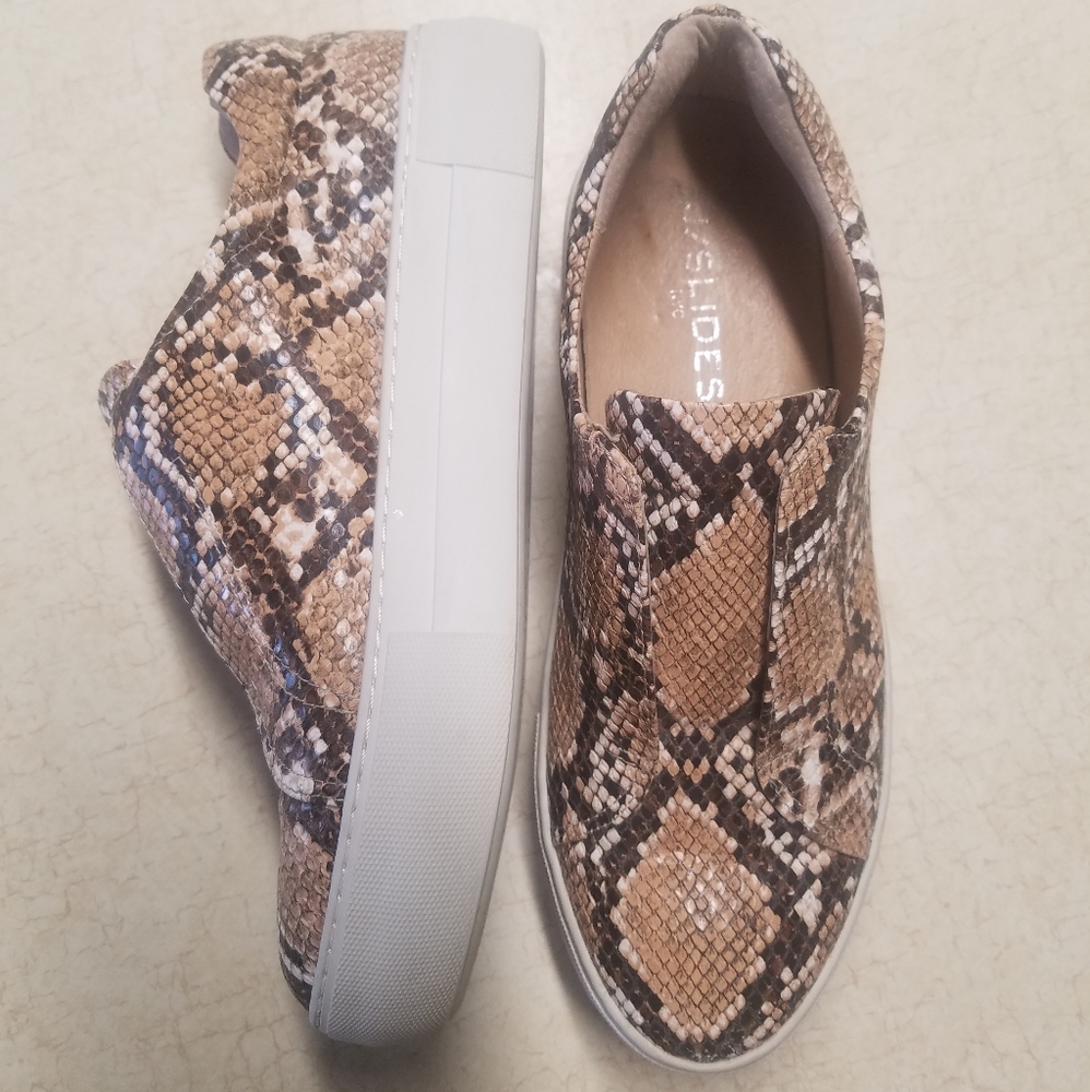 J/slides Alara leather slip-on sneaker